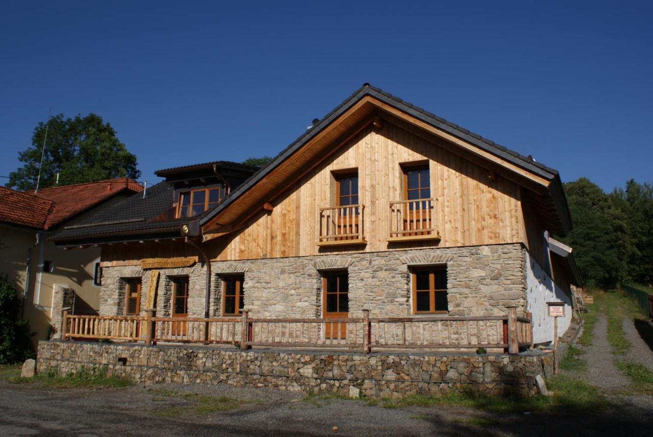 Abgeschiedene Ferienwohnung Im Boehmerwald カシュペルスケー・ホリ エクステリア 写真