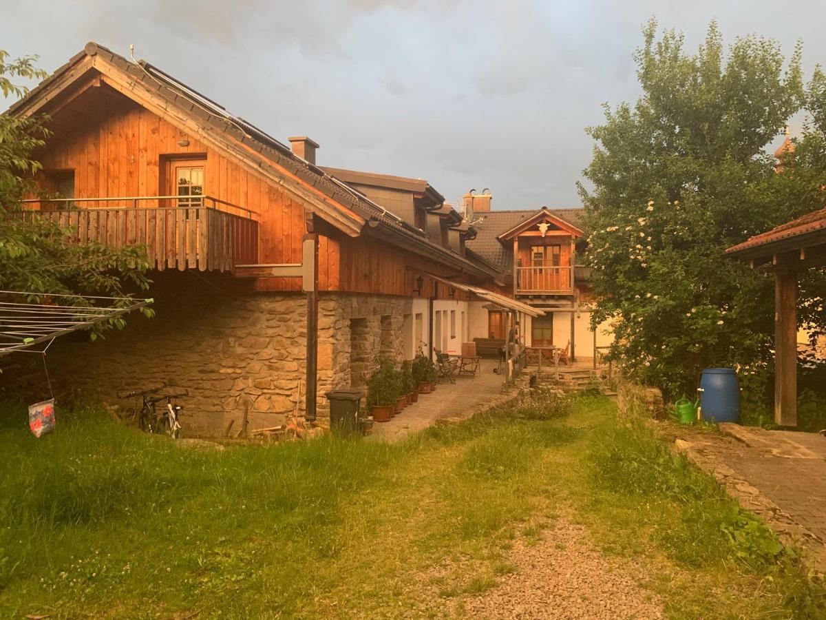 Abgeschiedene Ferienwohnung Im Boehmerwald カシュペルスケー・ホリ エクステリア 写真