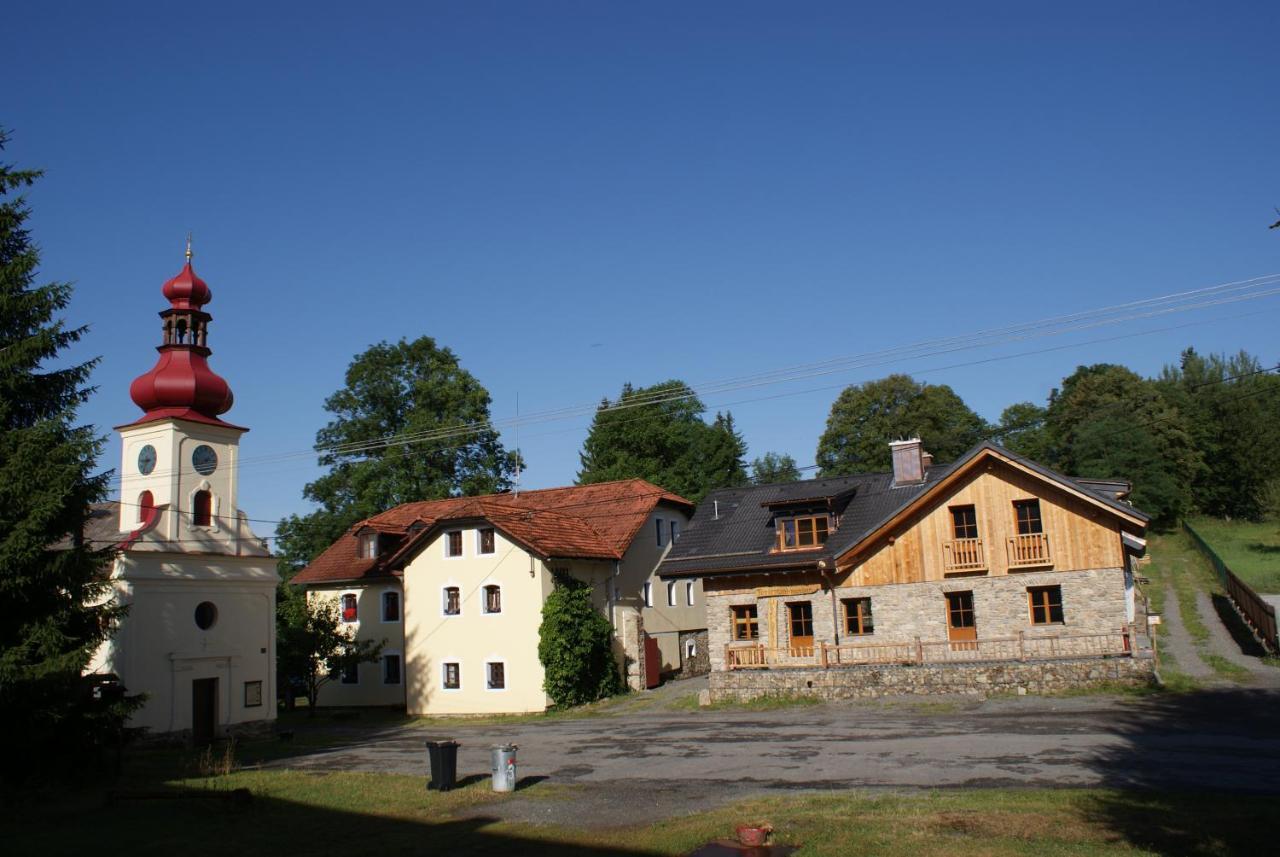 Abgeschiedene Ferienwohnung Im Boehmerwald カシュペルスケー・ホリ エクステリア 写真